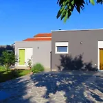 For Families And Couples In Pula, Stinjan Apartment
