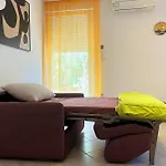 For Families And Couples In Pula, Stinjan Apartment *