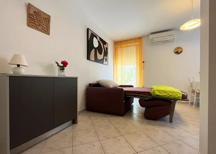 For Families And Couples In Pula, Stinjan פולה