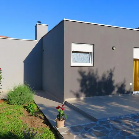 For Families And Couples In Pula, Stinjan