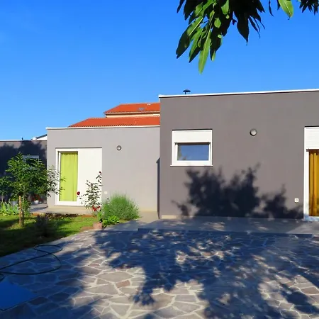 For Families And Couples In Pula, Stinjan Διαμέρισμα
