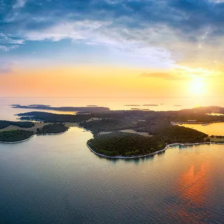 For Families And Couples In Pula, Stinjan Πούλα