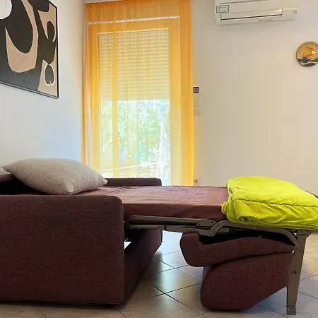 For Families And Couples In Pula, Stinjan Apartment *