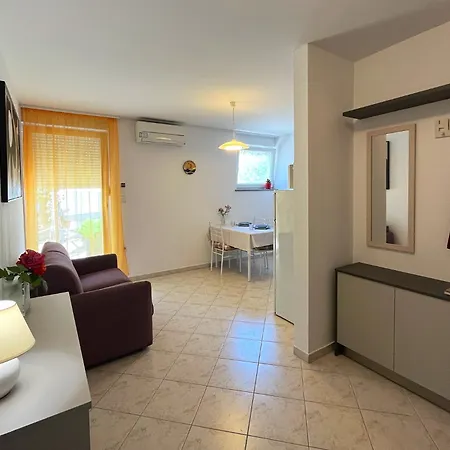 아파트 For Families And Couples In Pula, Stinjan *