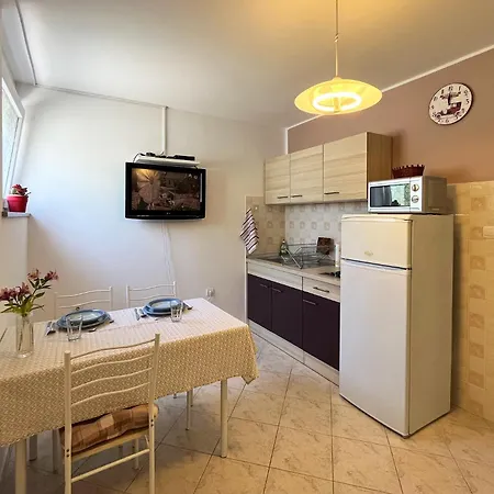 For Families And Couples In Pula, Stinjan 풀라