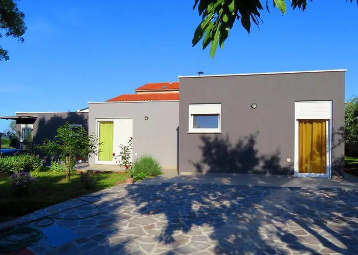 For Families And Couples In Pula, Stinjan Apartment