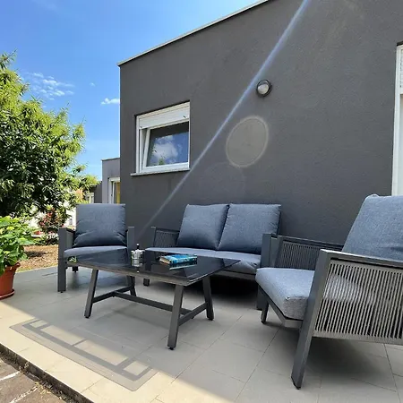 For Families And Couples In Pula, Stinjan Apartament Pula