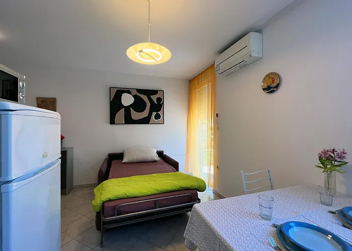 For Families And Couples In Pula, Stinjan Apartament *